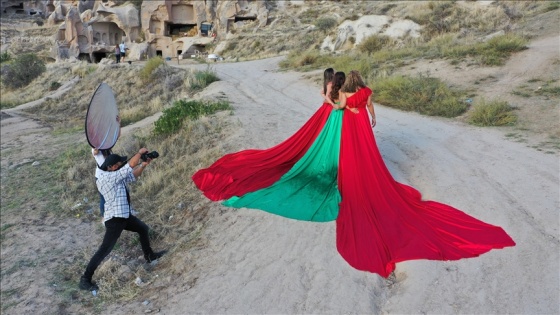 Çektiği fotoğraf ve kliplerle Kapadokya'nın tanıtımına katkı sağlıyor