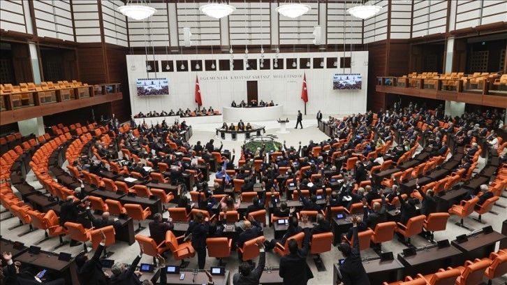 Cemevlerine yönelik düzenlemeleri de içeren teklif yasalaştı