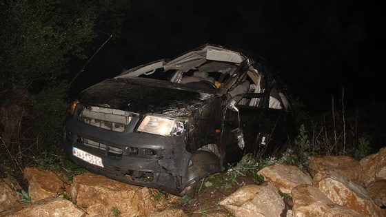 Cenaze yolunda trafik kazası: 2 ölü, 4 yaralı