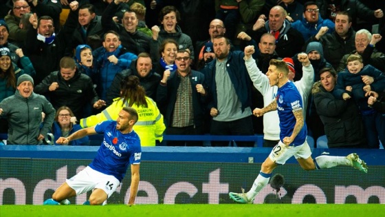 Cenk Tosun 90+7'de attı, Everton 1 puanı kurtardı