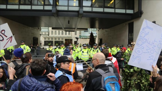 Çevreciler BBC'yi protesto etti