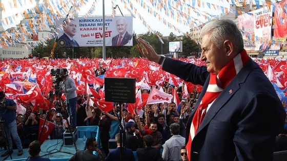 'CHP anamuhalefet partisi sana yakışır mı HDP'nin kuyruğuna takılmak'