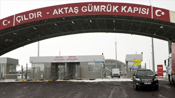 Çıldır-Aktaş Gümrük Kapısı en yoğun dönemini geçiriyor