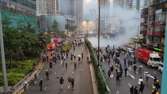 Çin askerlerinden Hong Kong'da rotasyon