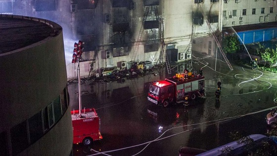 Çin'de bina yangını: 22 ölü