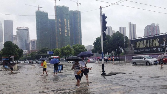 Çin'de şiddetli yağışlar: 8 ölü