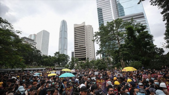 Çin'den İngiltere'ye 'Hong Kong'a karışma' çağrısı