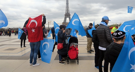 Çin’in Doğu Türkistan’daki zulmü Paris’te kınandı