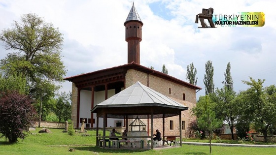 &#039;Çivisiz cami&#039; yıllara meydan okuyor