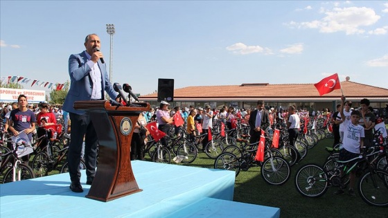 'Çocukları okula değil dağ yoluna götürenleri şiddetle kınıyoruz'