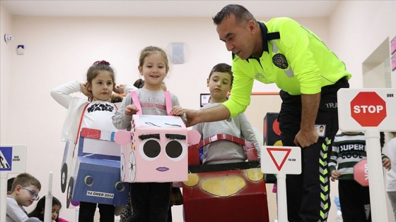 Çocukların trafik eğitimi Murat ağabeylerinden