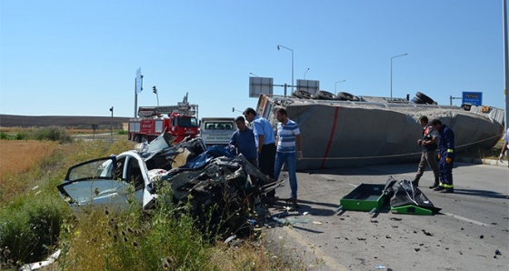 Çorum'da otomobil ve tır çarpıştı: 3 ölü, 2 yaralı