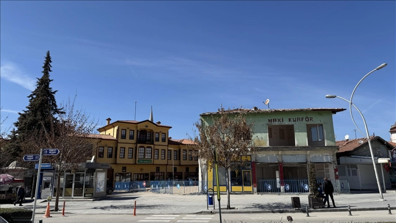 Çorum şehir merkezinin çehresi "Tarihi Kent Meydanı Projesi" ile değişiyor