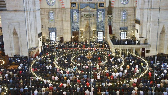 Cuma hutbesinde anne babalara 'güzel isim' uyarısı