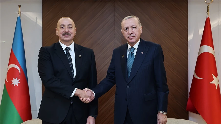 Cumhurbaşkanı Erdoğan, Azerbaycan Cumhurbaşkanı Aliyev ile bir araya geldi