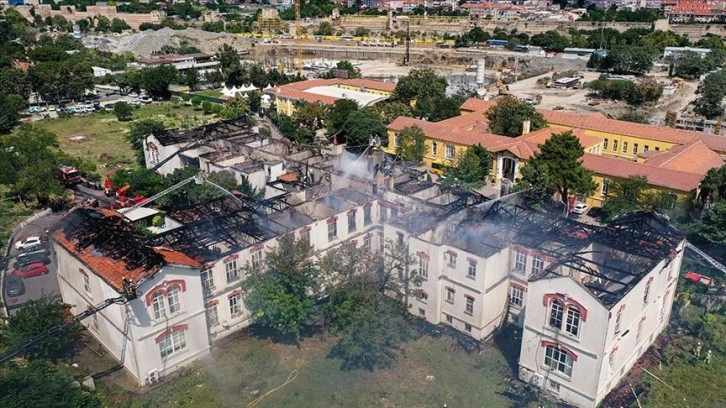 Cumhurbaşkanı Erdoğan, Balıklı Rum Hastanesi'ndeki yangın nedeniyle Başhekim Leana'yı arad