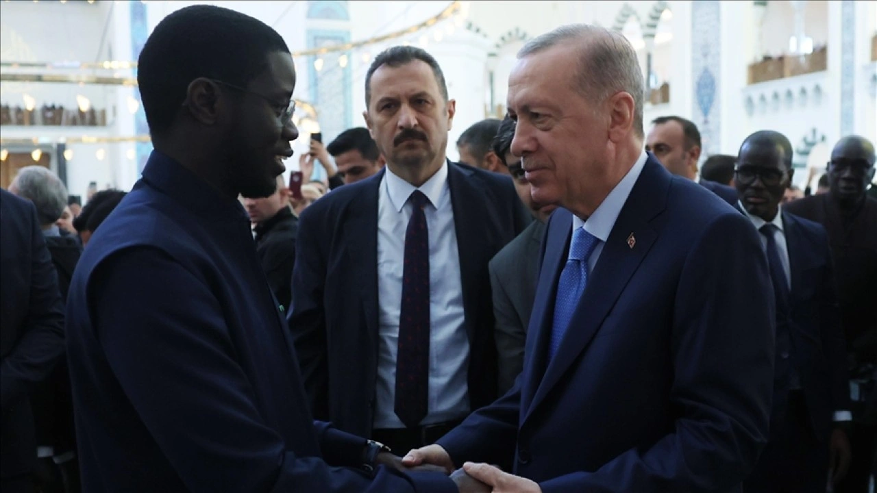 Cumhurbaşkanı Erdoğan, Cuma namazını Senegal Cumhurbaşkanı Beşir Cuma Fay​​​​​​ ile Büyük Çamlıca Camisi'nde kıldı