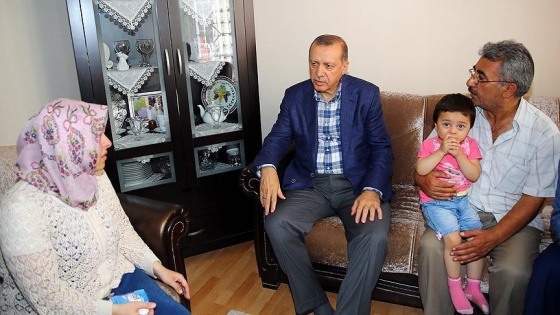 Cumhurbaşkanı Erdoğan, İstanbul'da şehit ailelerini ziyaret etti