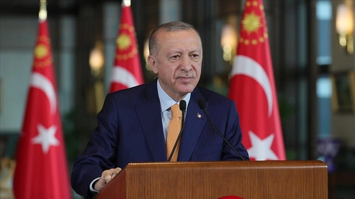 Cumhurbaşkanı Erdoğan: Esnaf ve sanatkarı ihtiyaçlara göre yeni araçlarla desteklemeyi sürdüreceğiz