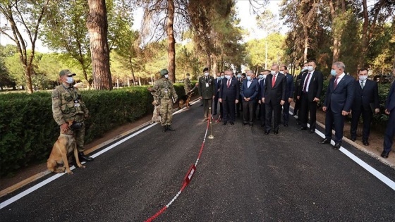 Cumhurbaşkanı Erdoğan, Gemlik Askeri Veteriner Okulu ve Eğitim Merkezi Komutanlığını ziyaret etti