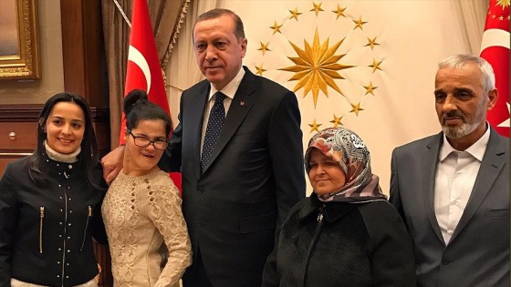 Cumhurbaşkanı Erdoğan'ın portresini çizen Gülşah Külliye'de