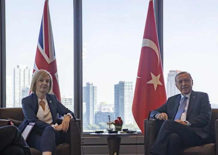 Cumhurbaşkanı Erdoğan, İngiltere Başbakanı Liz Truss ile bir araya geldi