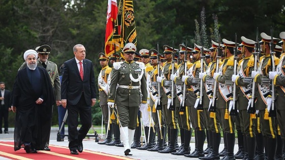 Cumhurbaşkanı Erdoğan İran'da Ruhani ile görüşüyor