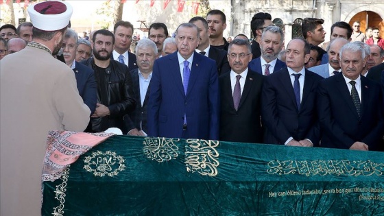 Cumhurbaşkanı Erdoğan İstanbul'da cenaze törenine katıldı