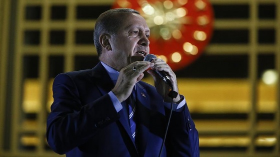 Cumhurbaşkanı Erdoğan Külliye'de halka hitap ediyor