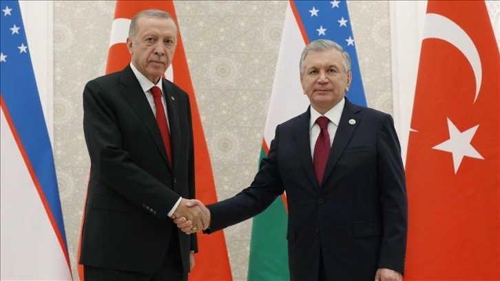 Cumhurbaşkanı Erdoğan, Özbekistan Cumhurbaşkanı Mirziyoyev ile bir araya geldi