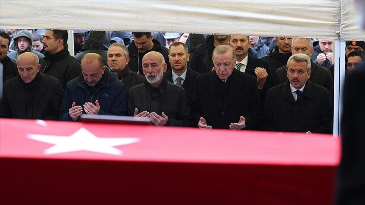 Cumhurbaşkanı Erdoğan, Rize'de Kıbrıs gazisinin cenaze törenine katıldı