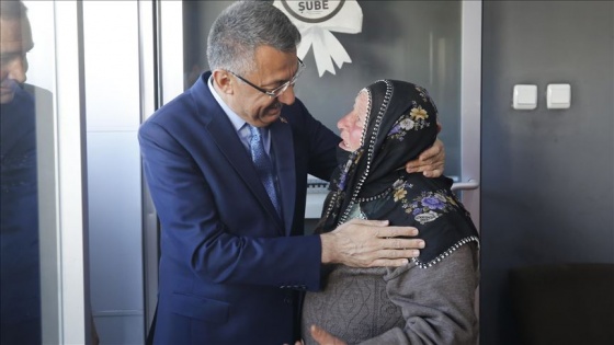 Cumhurbaşkanı Yardımcısı Oktay Boğazlıyan'da esnafı ziyaret etti