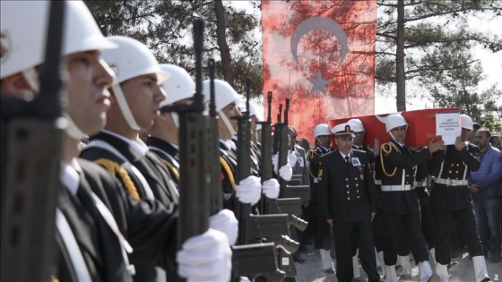 Dalış eğitiminde şehit olan astsubay son yolculuğuna uğurlandı