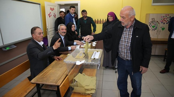 Darbe anayasasına 'hayır' diyen Topağaç köyü sandık başında