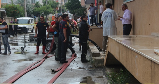 Darıca'da sel sularının bastığı market deposunda mahsur kalan kadın öldü