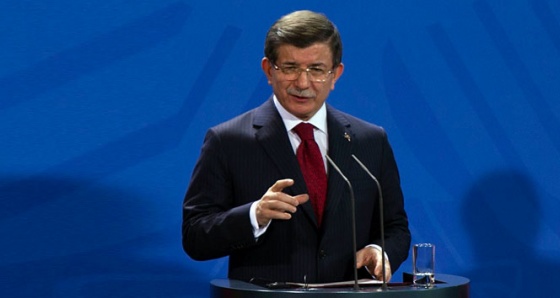 Davutoğlu: 70 bin kişi Türkiye sınırında