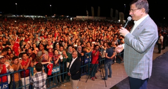 Davutoğlu: Bu günler omuz omuza verme günü