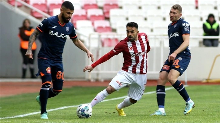 Demir Grup Sivasspor ile Medipol Başakşehir berabere kaldı