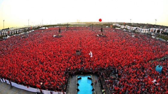 'Demokrasi ve Şehitler Mitingi' için hazırlıklar aralıksız sürüyor