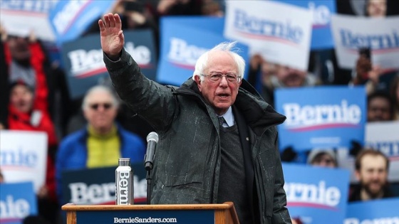 Demokratlar arasındaki başkanlık yarışında Sanders önde