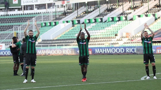 Denizlispor, geriye düştüğü maçta Yeni Malatyaspor'u 3-2 mağlup etti