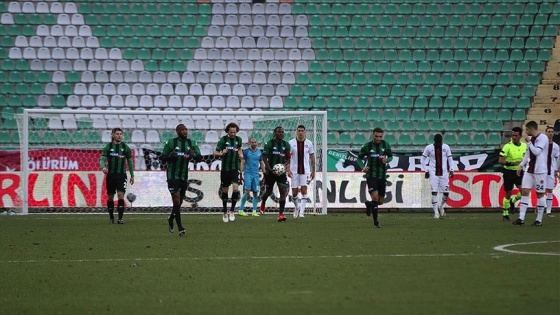 Denizlispor ilk devreyi sıralamanın en altında kapattı