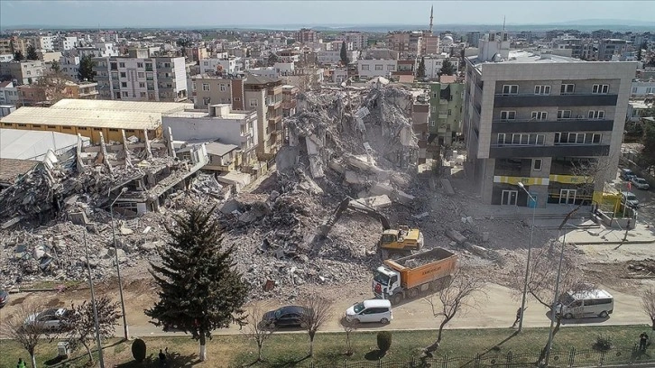 Depremden etkilenen Adıyaman enkazdan arındırılıyor