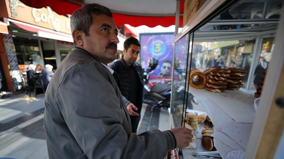 Depremin ardından hayata tek koluyla tutundu