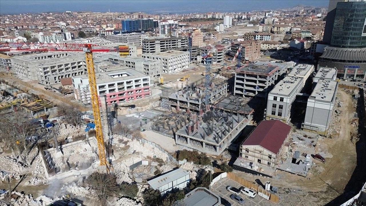 Depremlerden sonra yapımına başlanan Malatya çarşısının yapım süreci dronla görüntülendi