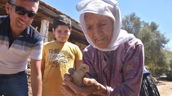 Depremzede Ayşe nineye sürpriz