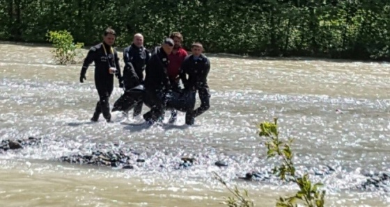 Dereye uçan araçtaki sürücünün cansız bedeni bulundu