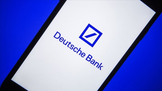 Deutsche Bank’ın kredi notu düşürüldü