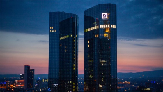 Deutsche Bank'tan üçüncü çeyrekte 832 milyon avro zarar