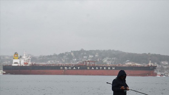 Dev gemiler İstanbul Boğazı'ndan geçti